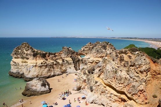 Walk from Praia dos Três Irmãos