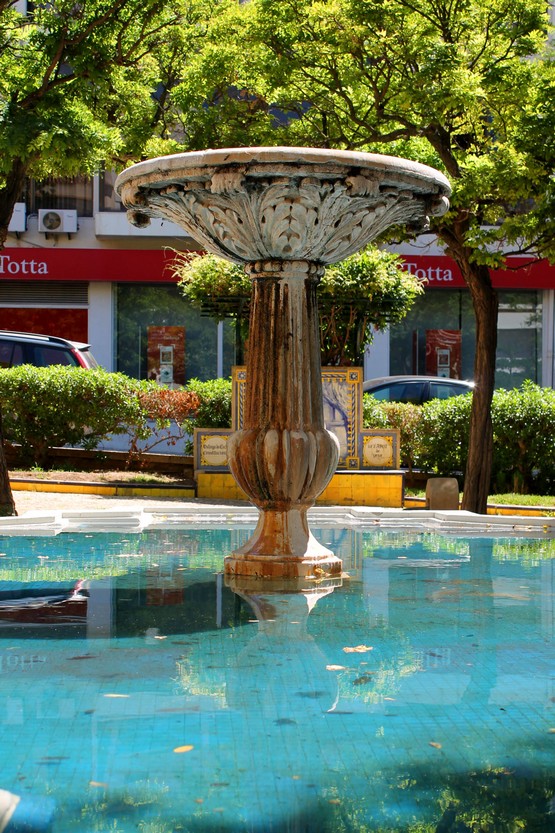 Largo 1º de Dezembro (First of December Square)