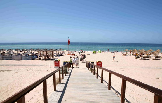 Walk from Praia dos Três Irmãos